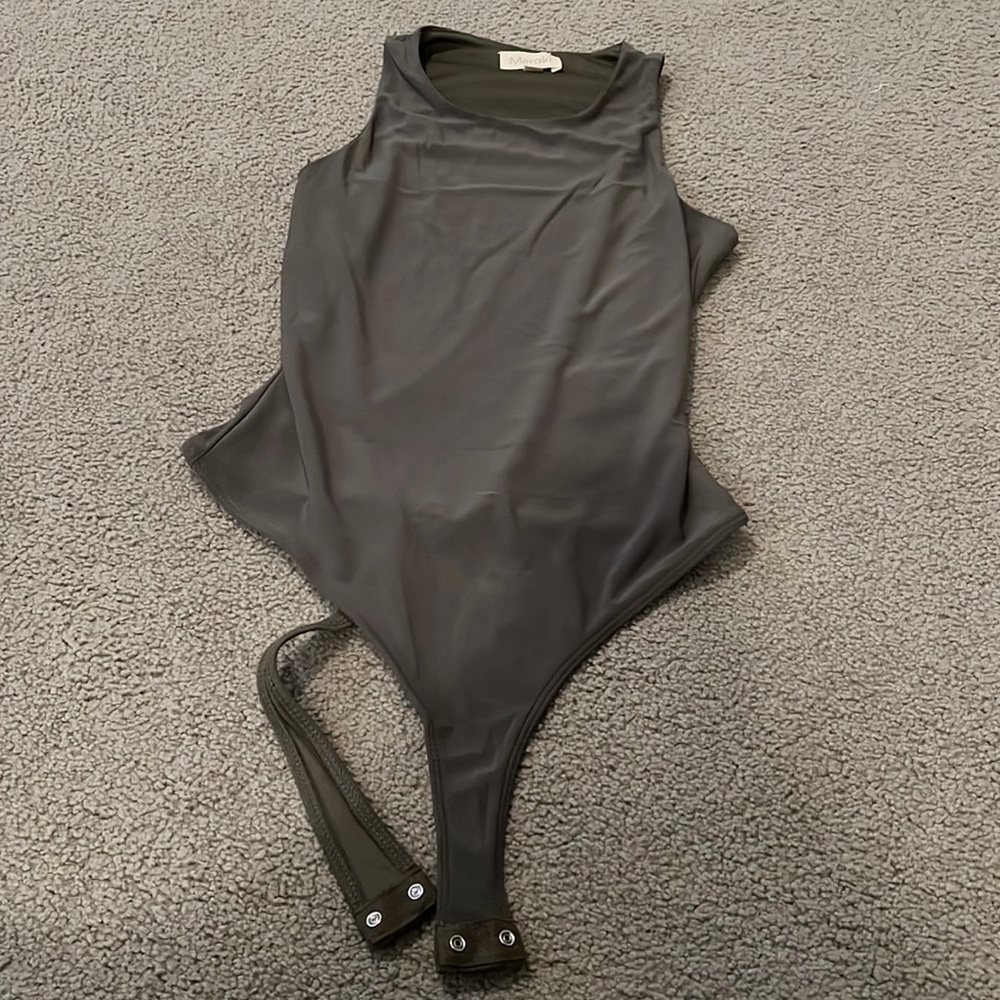 meraki grey/green body suit size xs